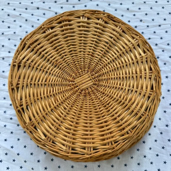 Vintage Round Wicker Fruit / Storage Woven Basket 11.5” Good Used Condition - Picture 7 of 17